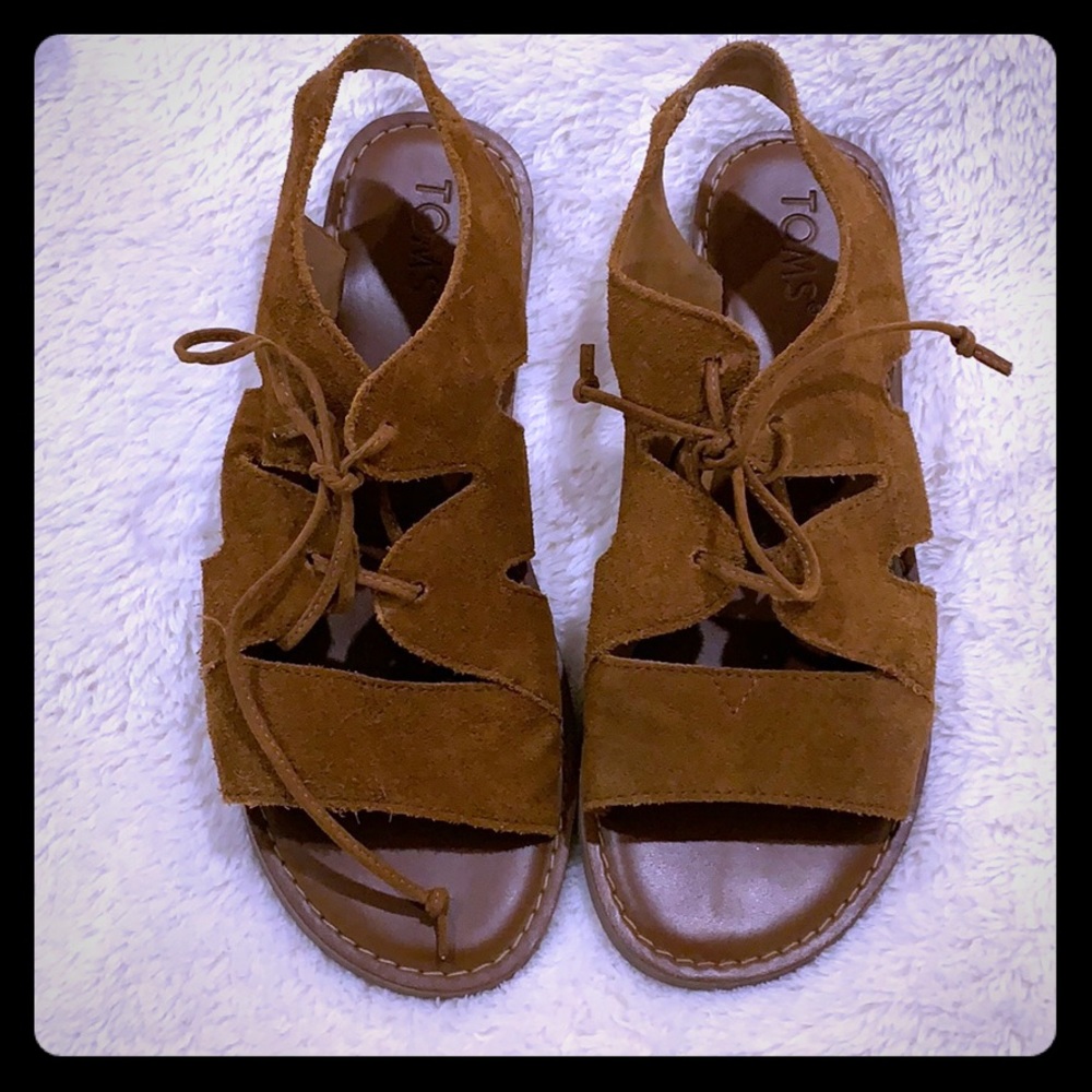 TOM’s Suede sandals!